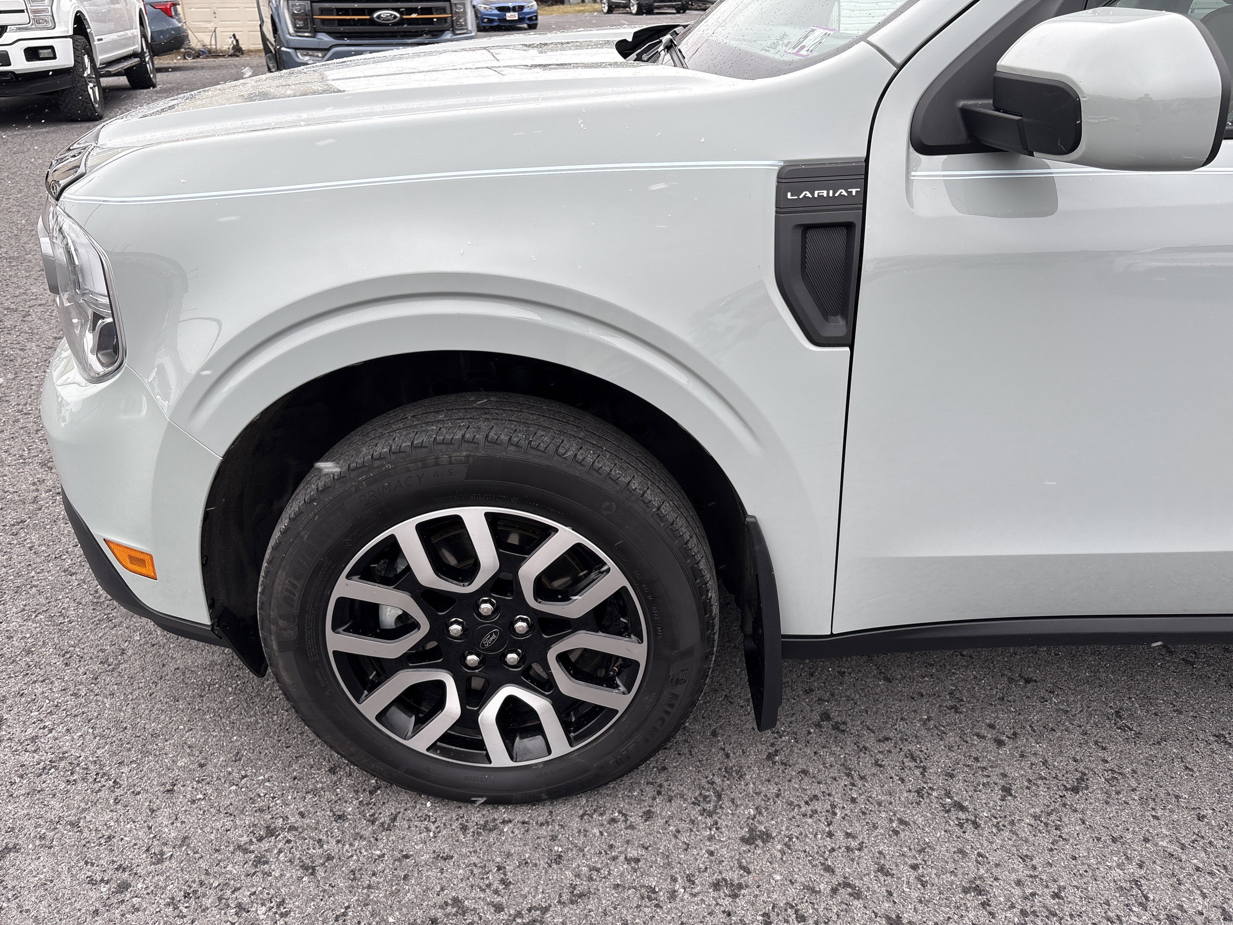 2023 Ford MAVERICK LARIAT