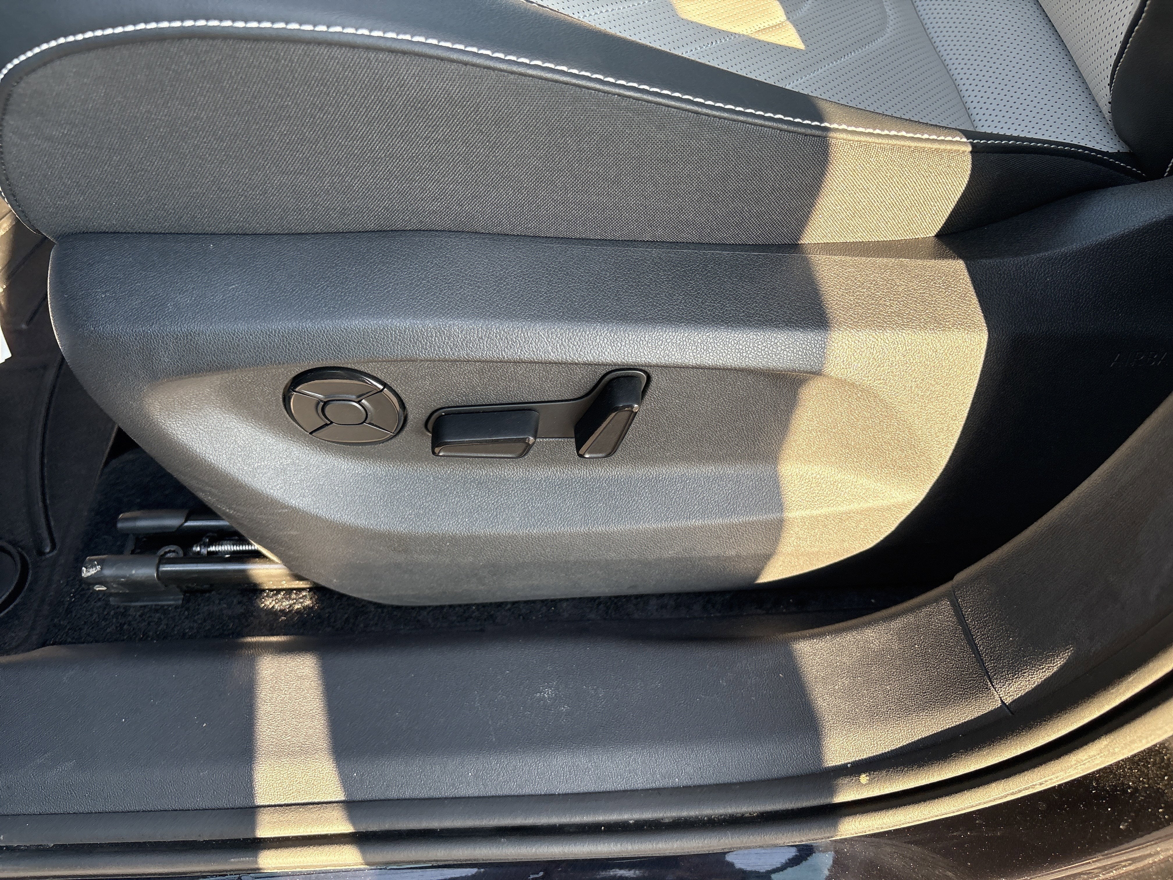 2025 Volkswagen TIGUAN SE