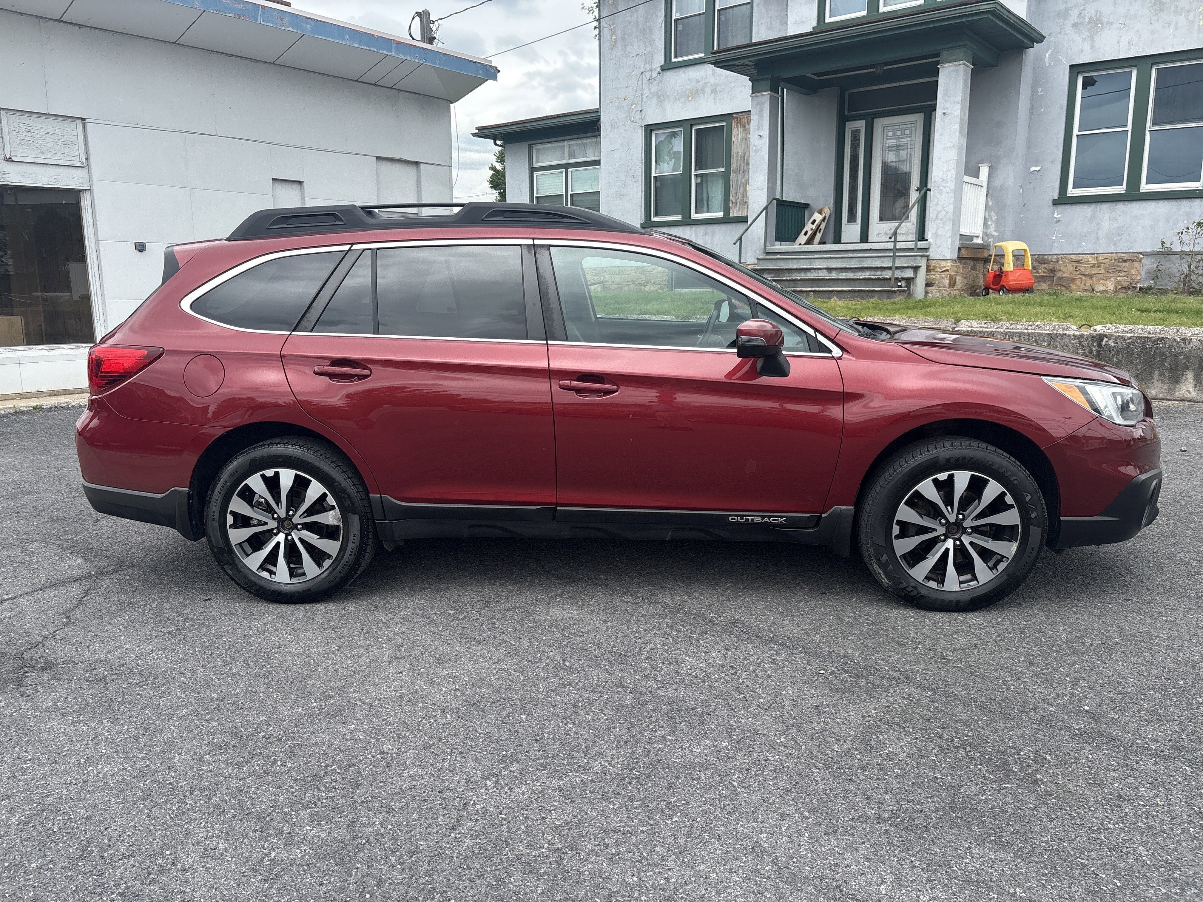 2017 Subaru OUTBACK LIMITED