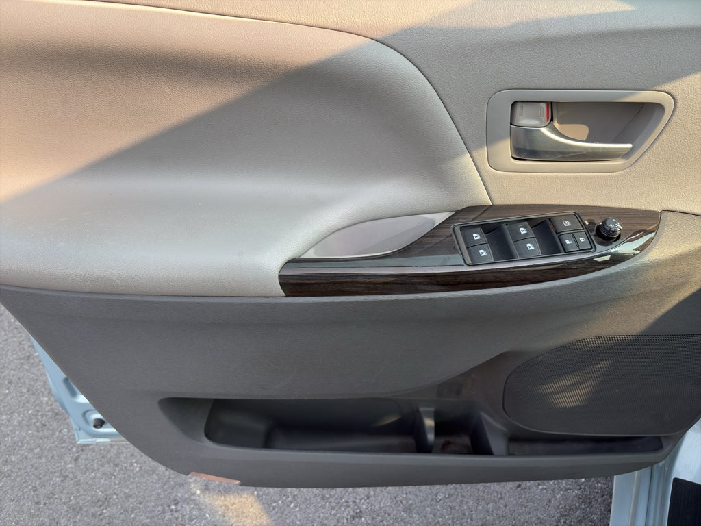 2015 Toyota Sienna XLE Premium