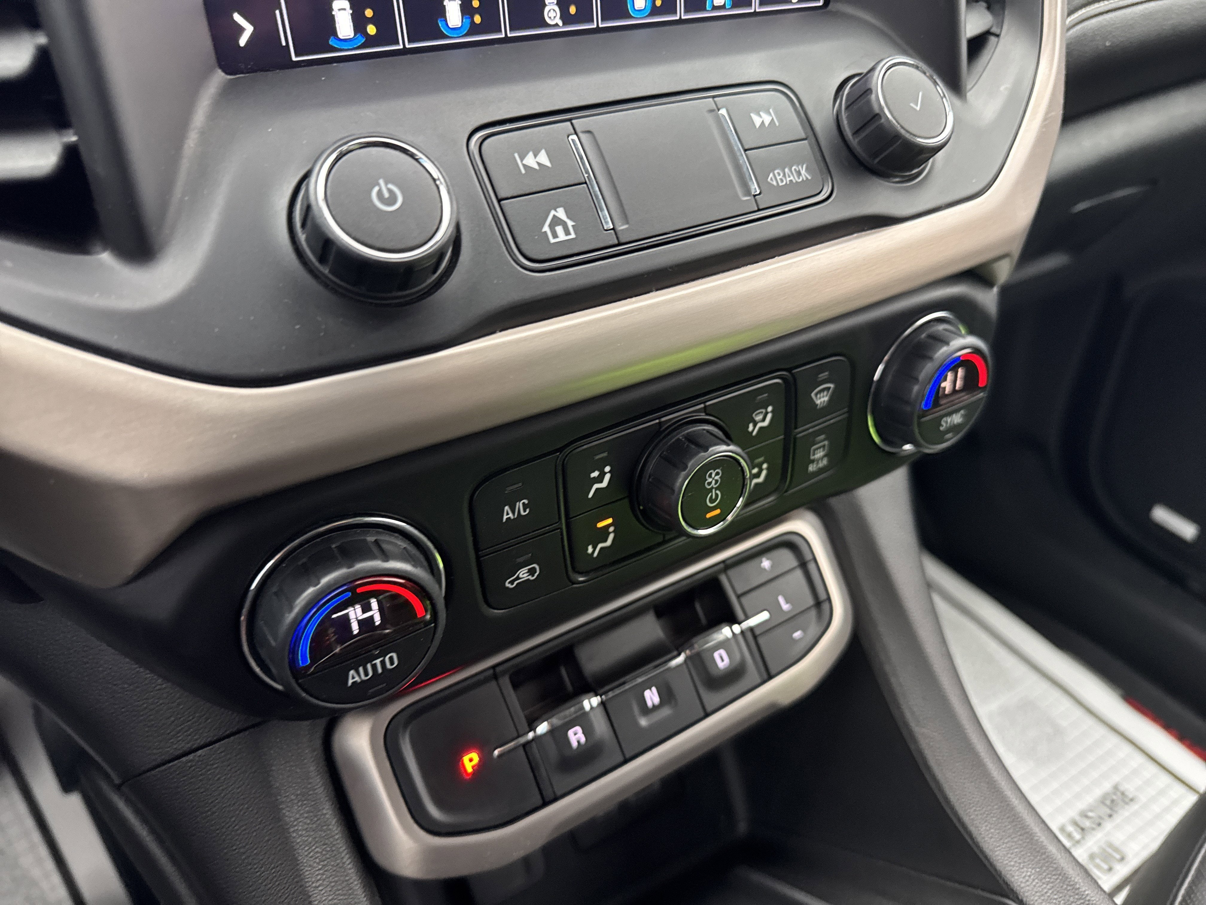 2020 GMC Acadia Denali