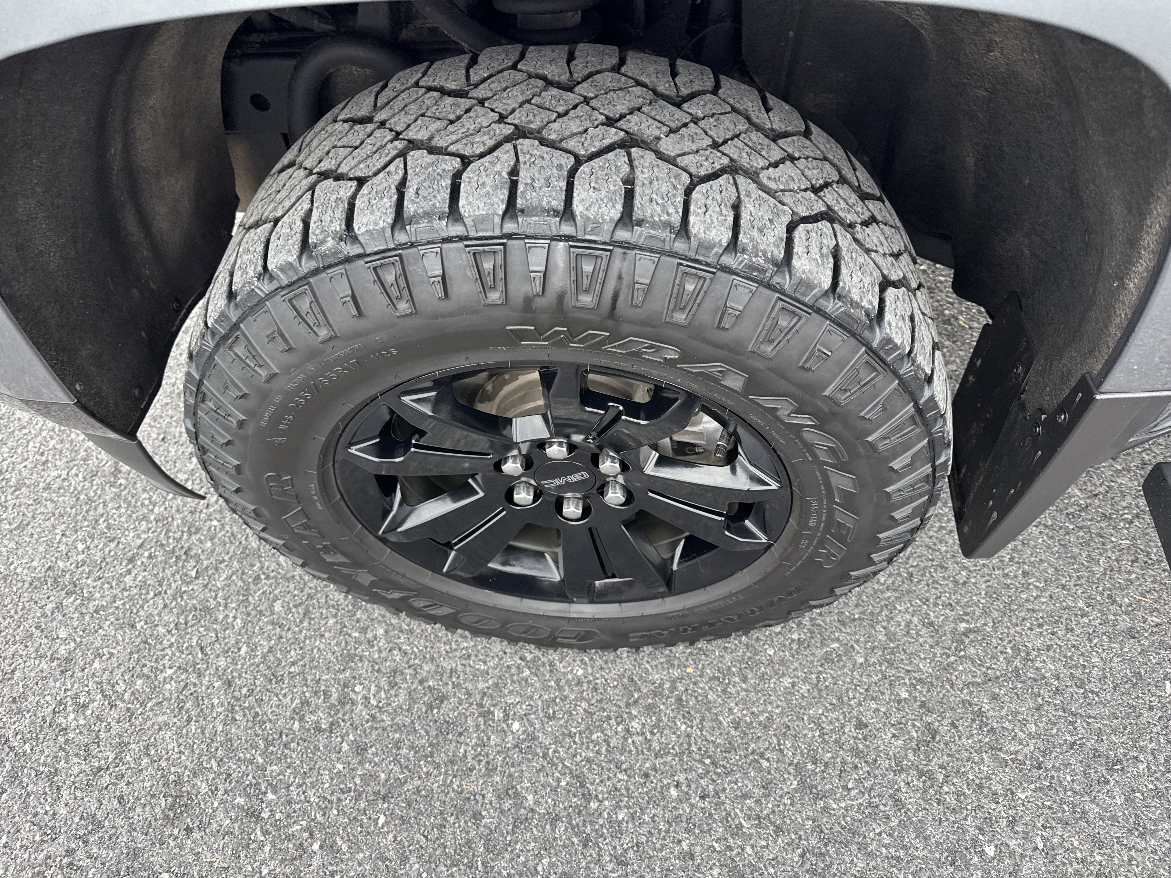 2022 GMC Canyon AT4 - Leather