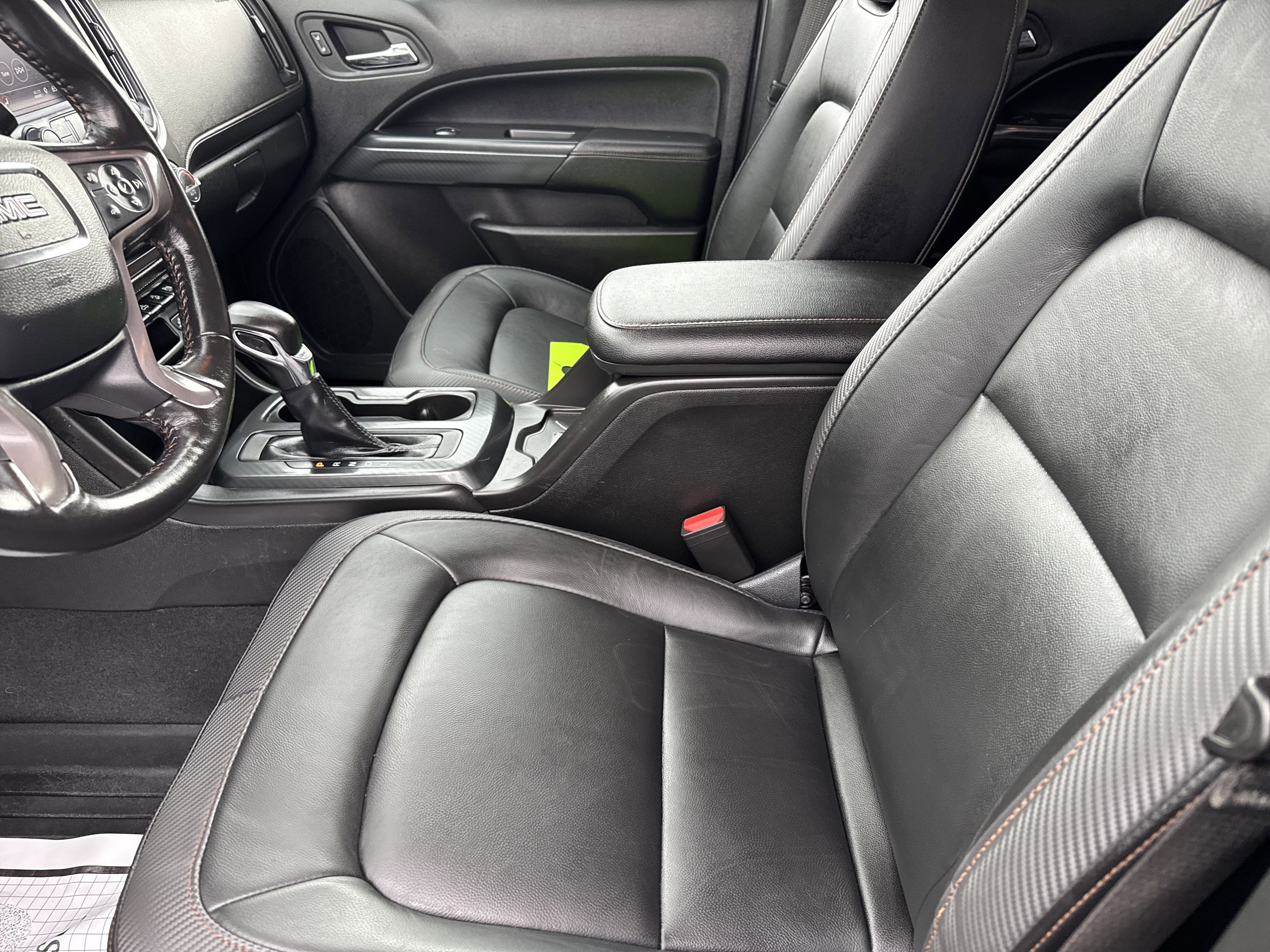 2022 GMC Canyon AT4 - Leather