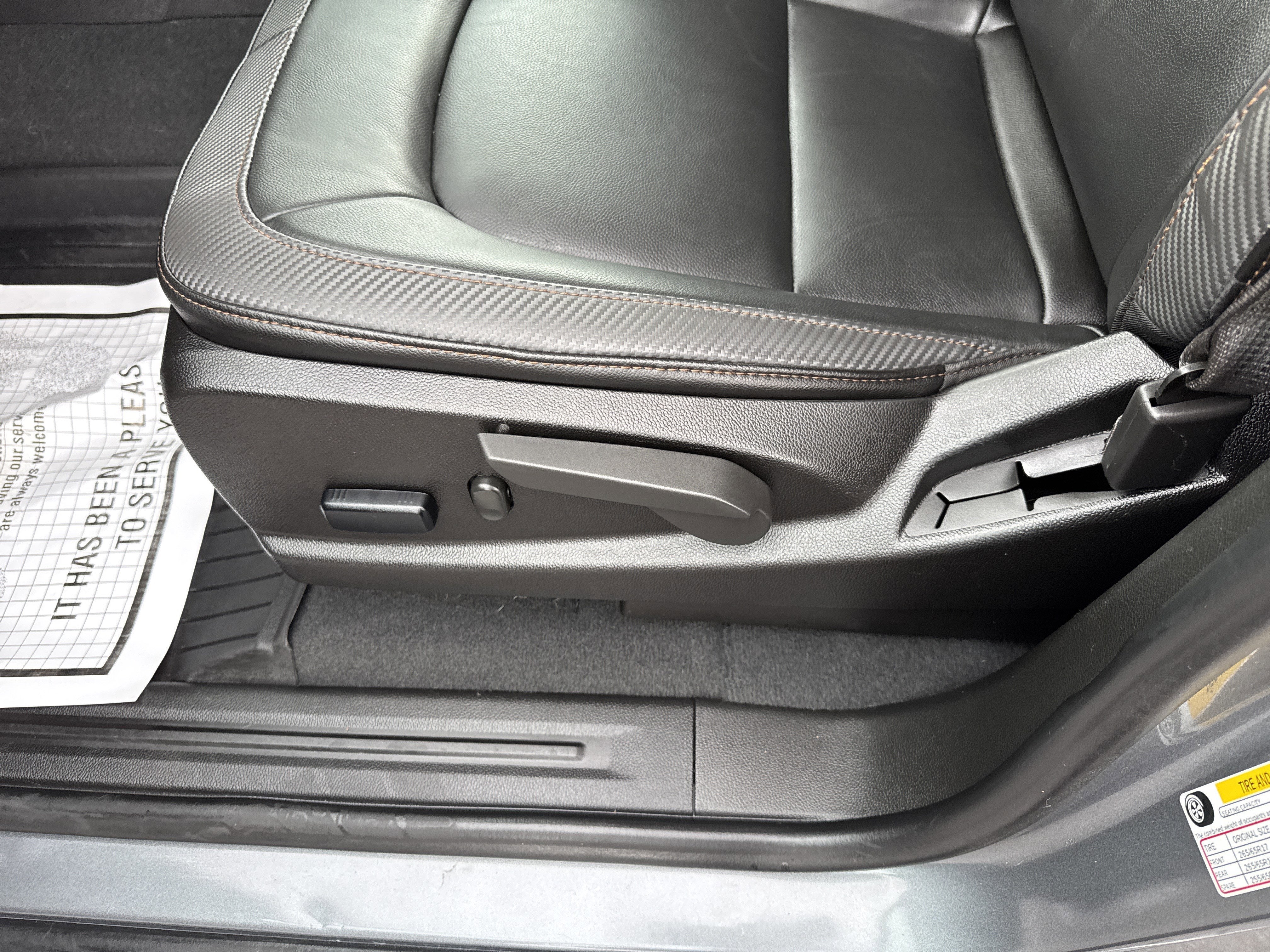 2022 GMC Canyon AT4 - Leather